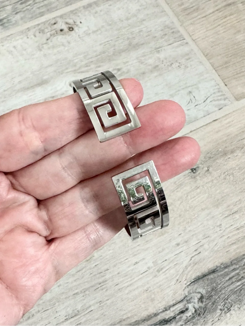 n/a greek key